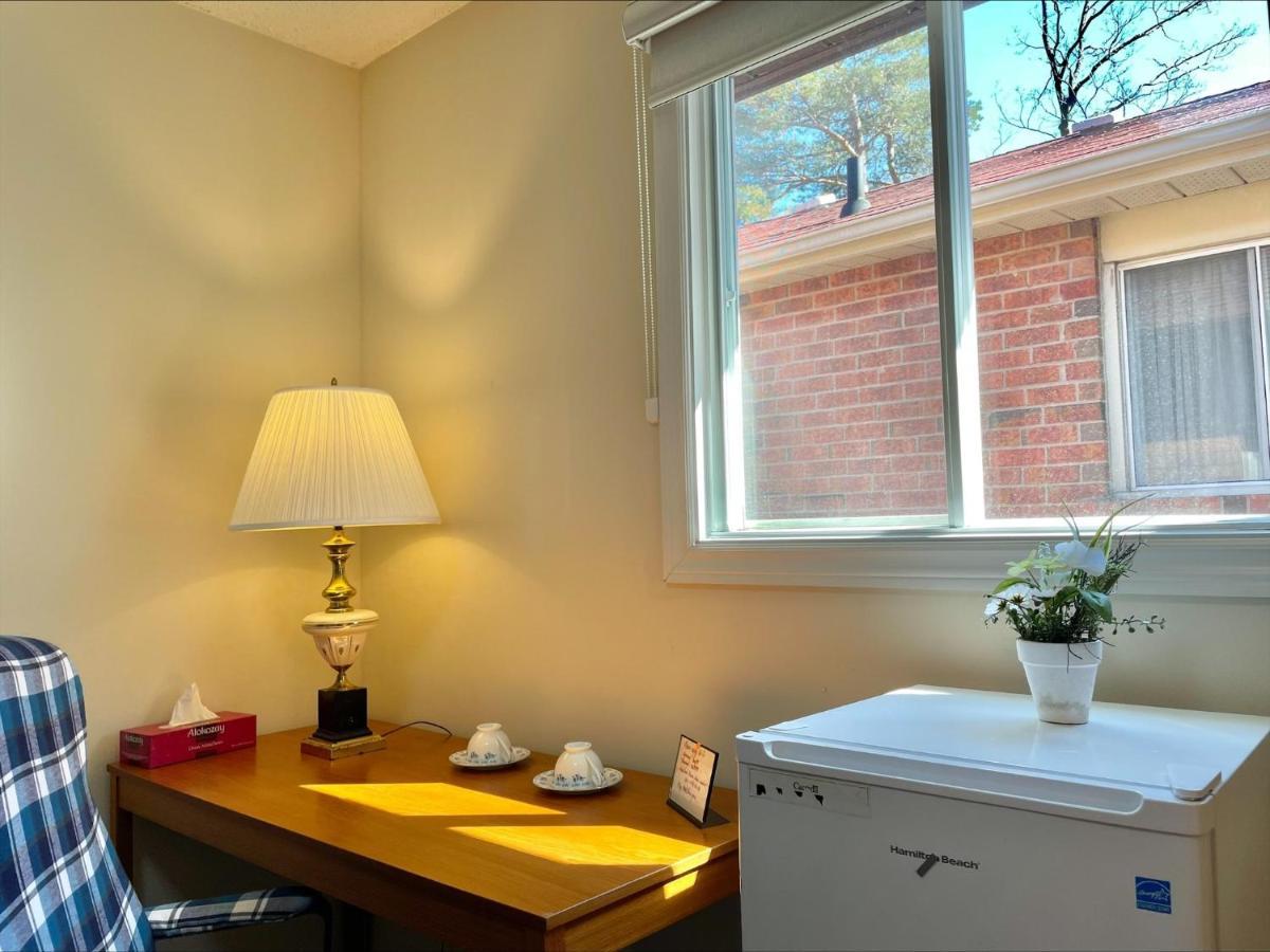 77 Nice And Warm Series Rooms Toronto Eksteriør bilde