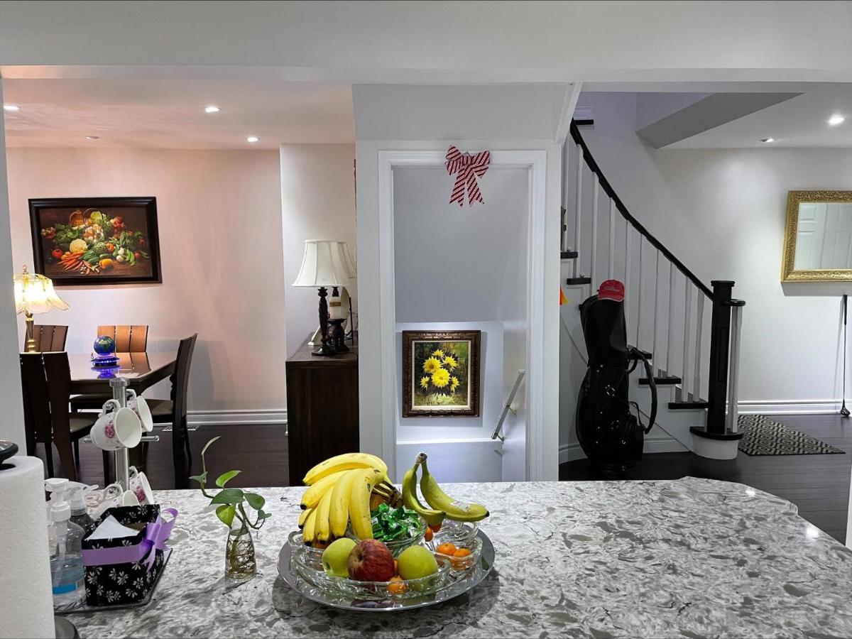77 Nice And Warm Series Rooms Toronto Eksteriør bilde